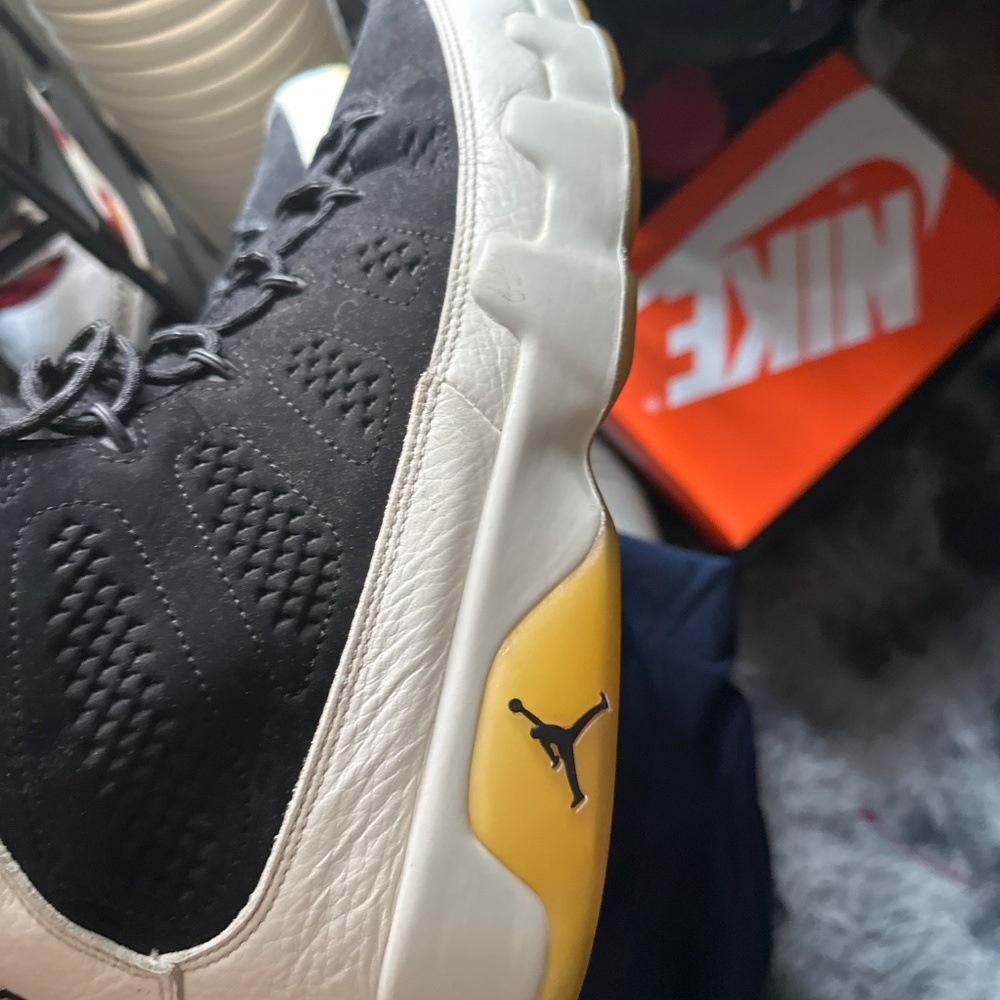 Jordan 9 - Picture 2 of 4